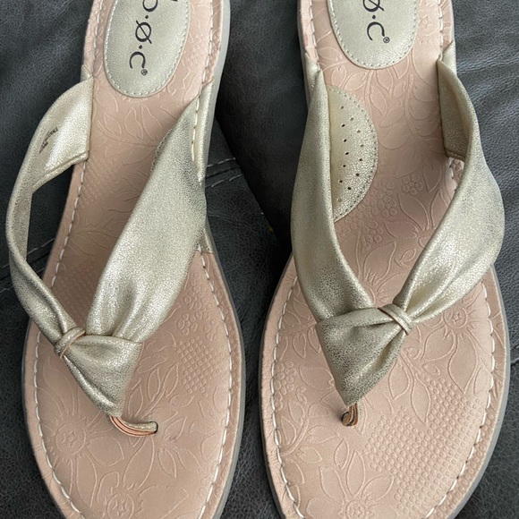 COPY - B.O.C. Slip on Sandals size 11 - Picture 2 of 3